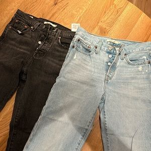 Levi’s wedgie straight size 25 - 2 pairs in great condition